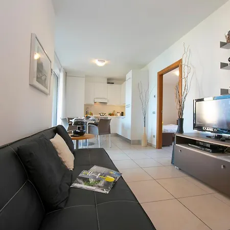 Vista Di Fantastico Pool - Happy Apartment *